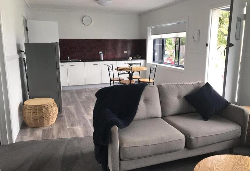 فندق Georges Bay Apartments