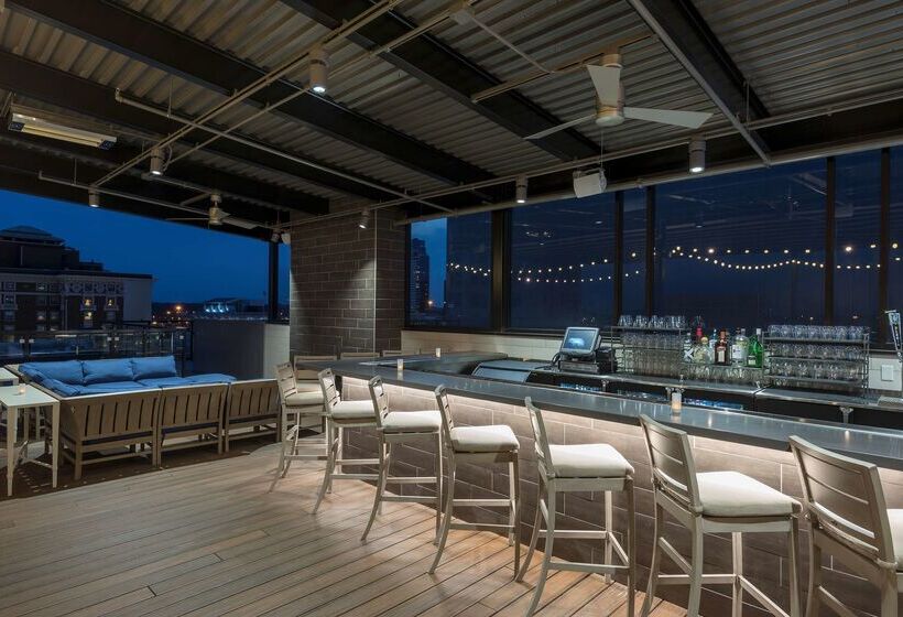 Отель Homewood Suites By Hilton Grand Rapids Downtown