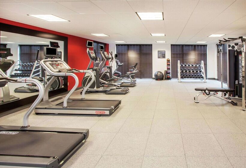 هتل Homewood Suites By Hilton Munster