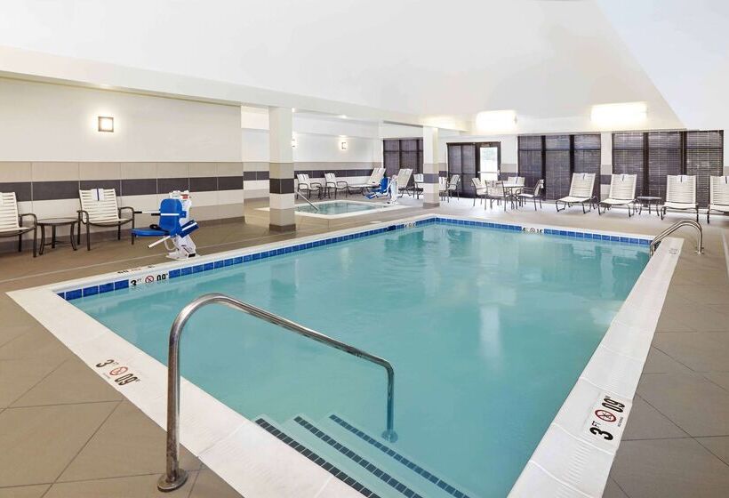 هتل Homewood Suites By Hilton Munster