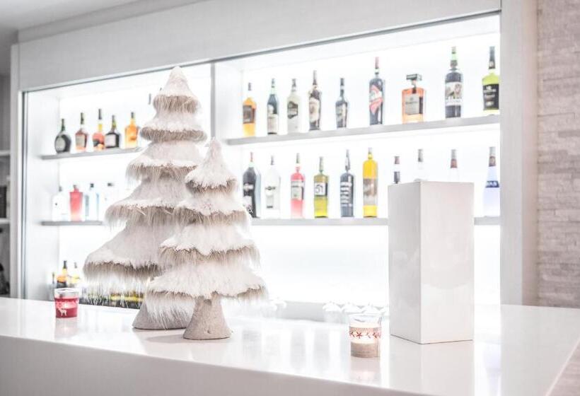 호텔 Hôtel Le White Le 42 Restaurant