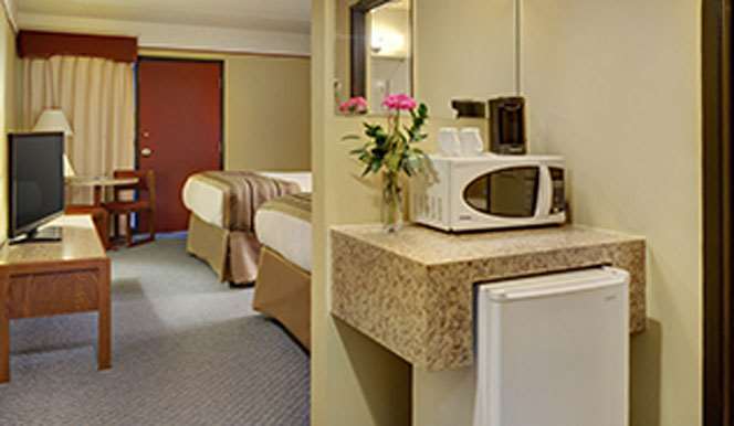 בית מלון כפרי Kindersley Inn