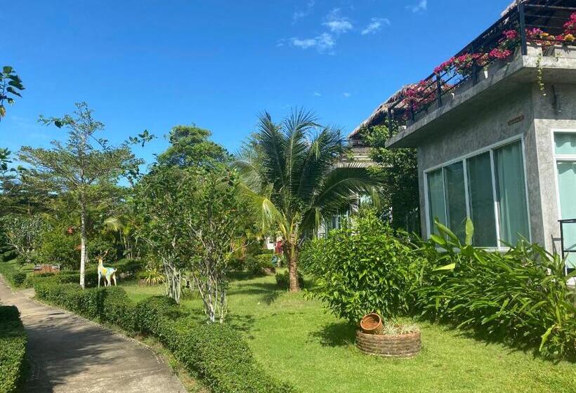 Hotel Koh Mak White Sand Beach