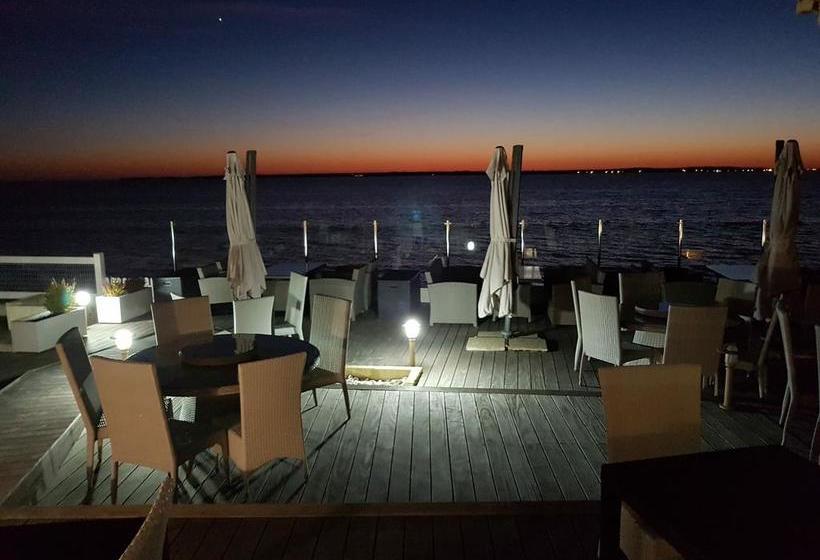 Beach Hotel   Le Grand Chalet