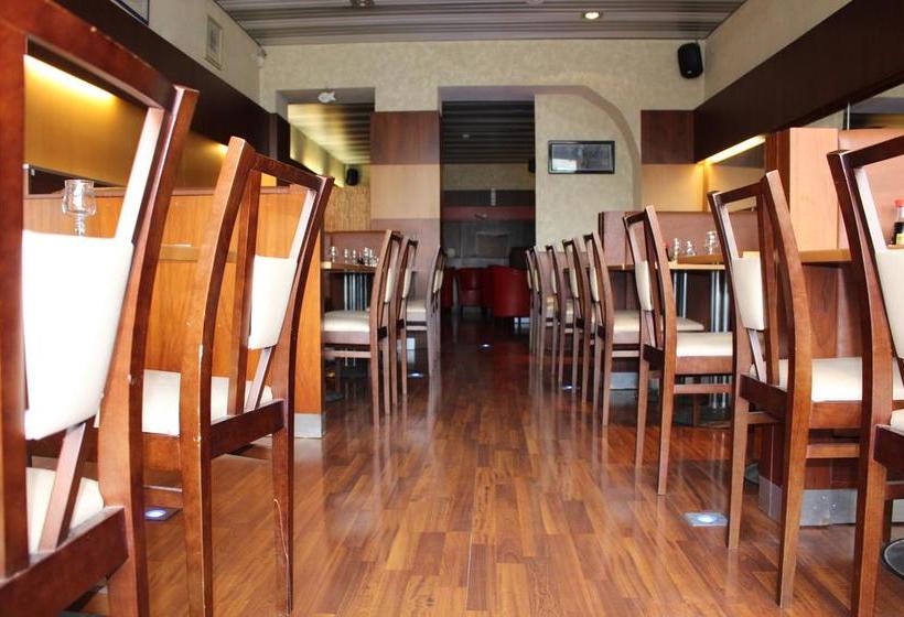 Отель Le Voltaire