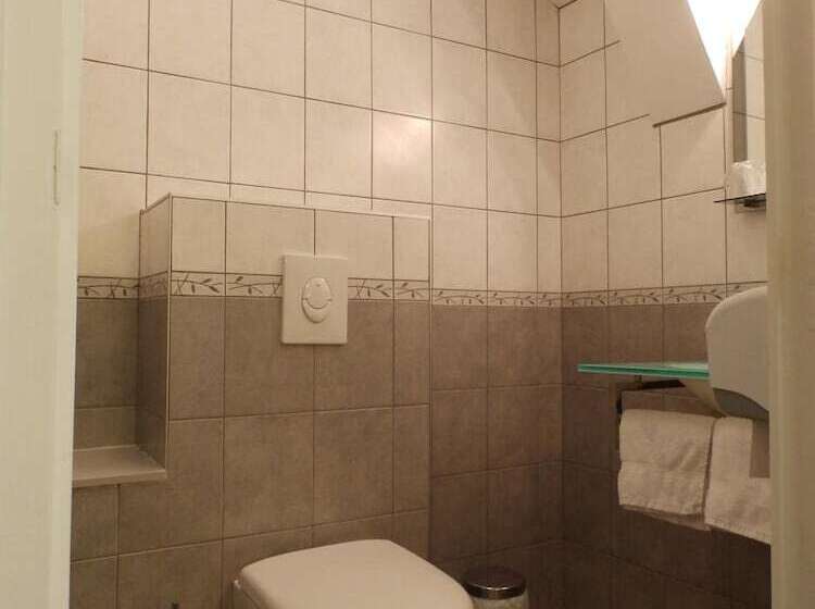 호텔 Logis Hôtel Restaurant Les Cévennes