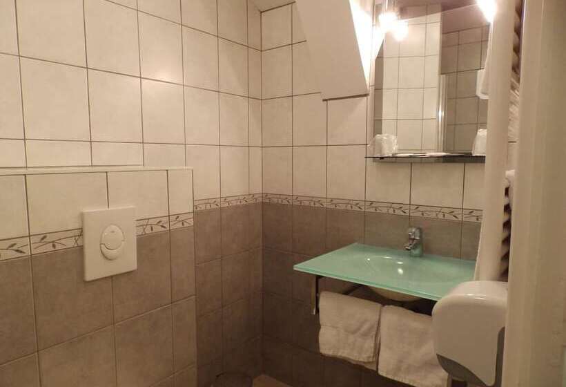 호텔 Logis Hôtel Restaurant Les Cévennes