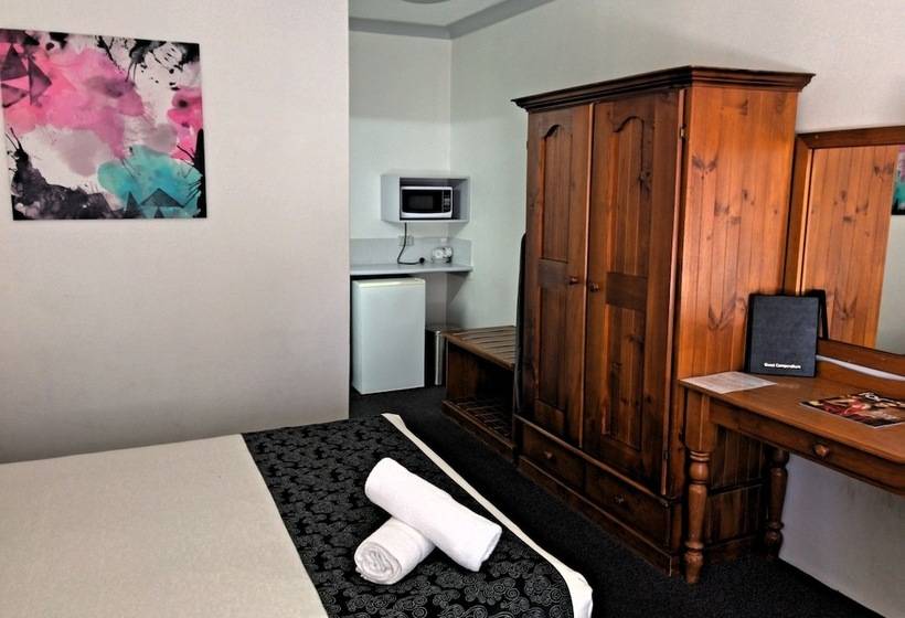 فندق New England Motor Inn