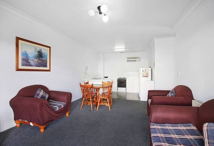 فندق New England Motor Inn