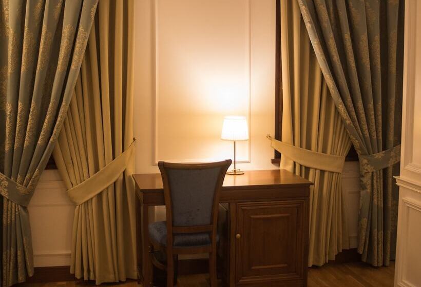 בית מלון כפרי Opera