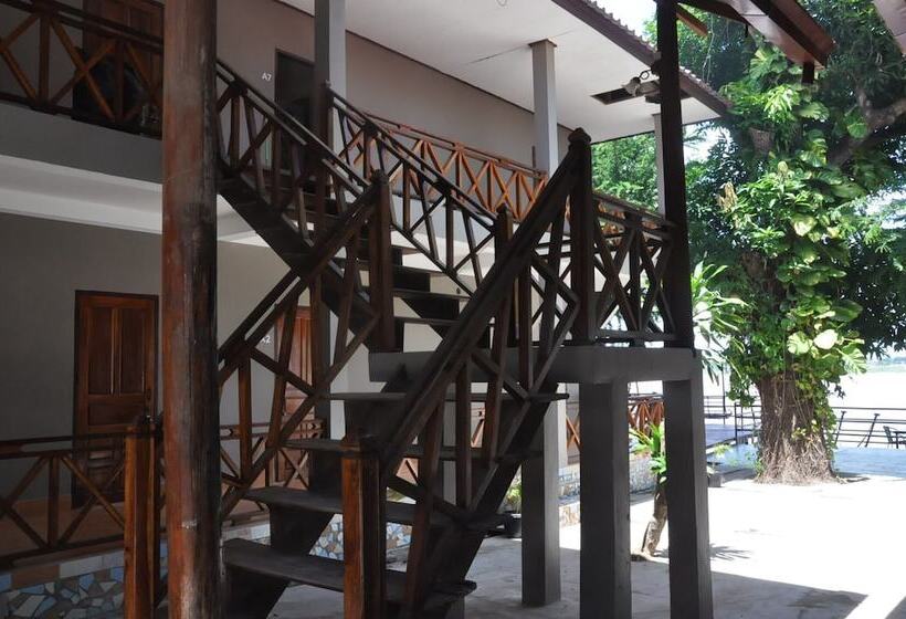 فندق Pilgrims Kitchen & Inn