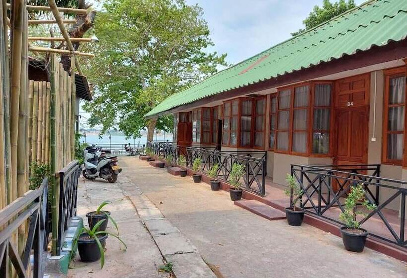 فندق Pilgrims Kitchen & Inn