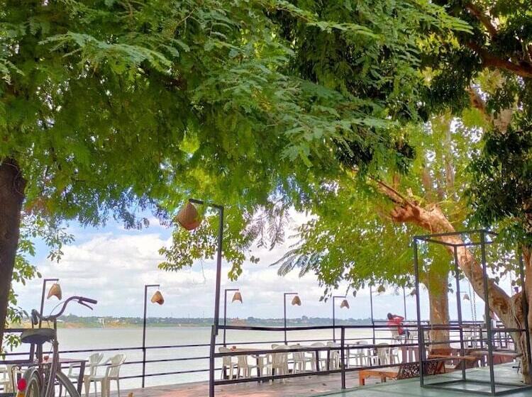 فندق Pilgrims Kitchen & Inn