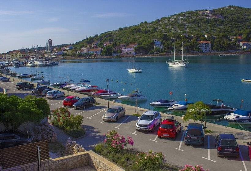 ホテル Plava Laguna