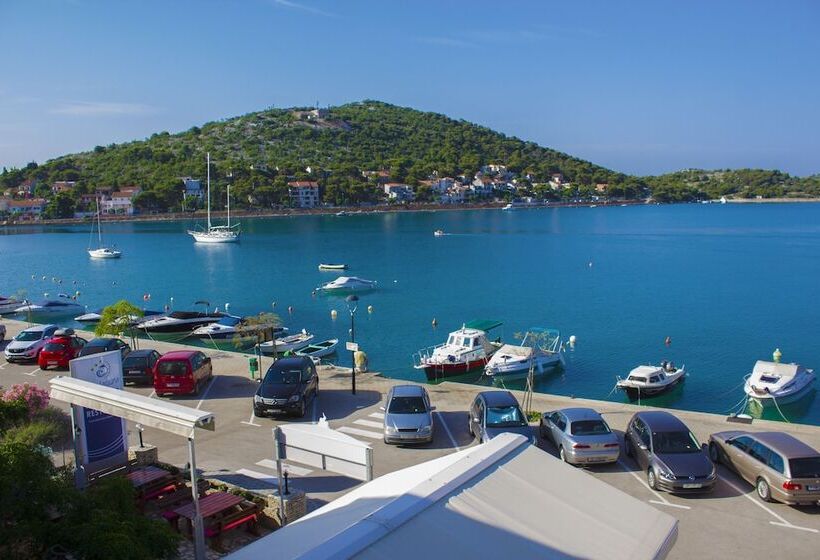 ホテル Plava Laguna