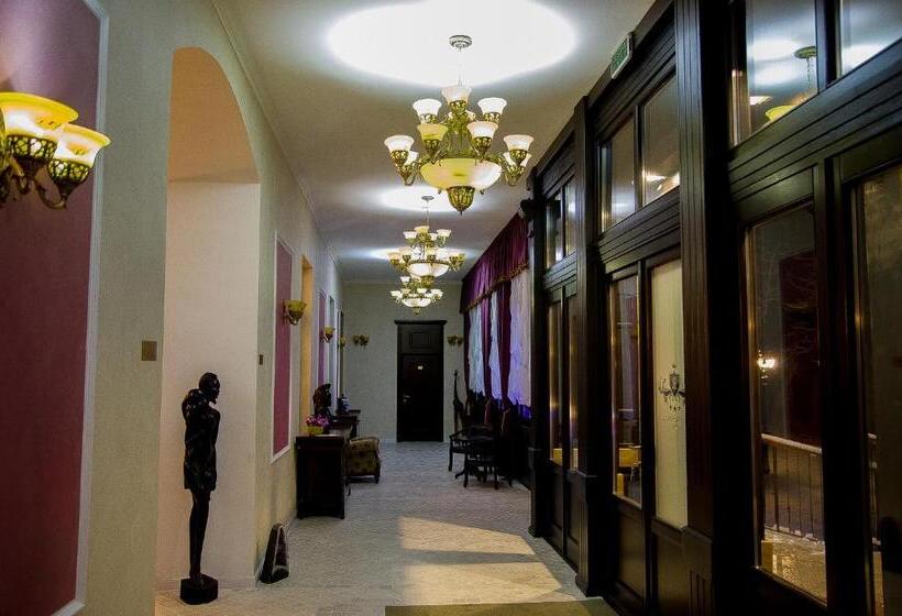 ホテル Regal 1880