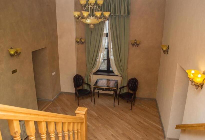 Отель Regal 1880