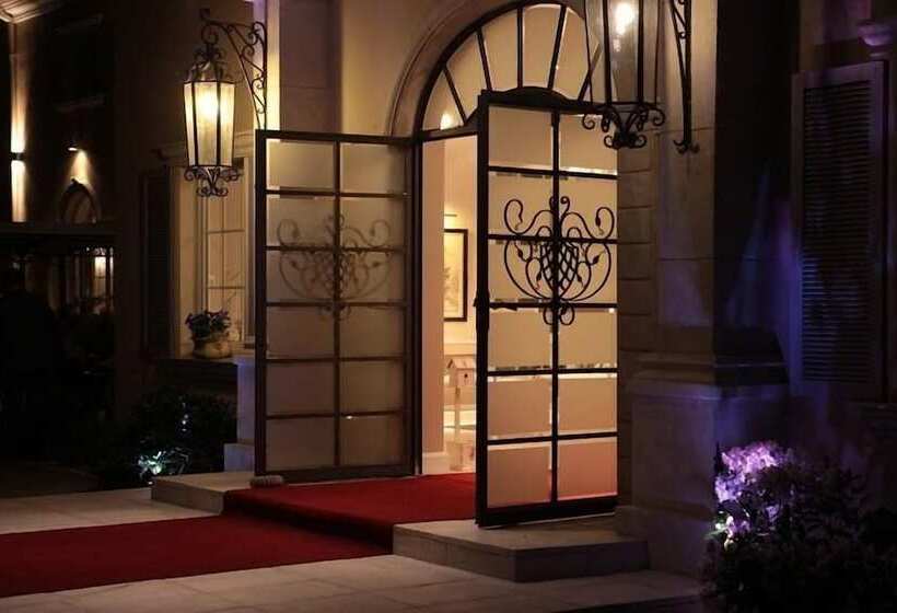 فندق Riviera Resort Airport Modlin