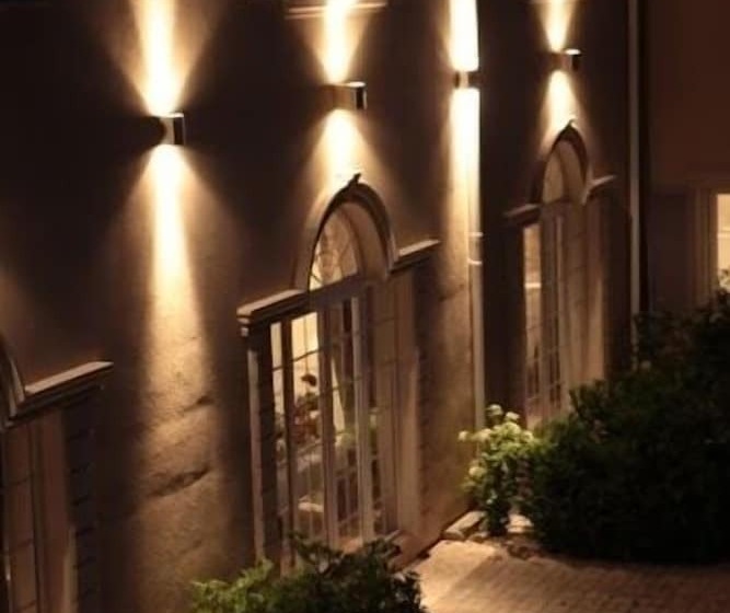 فندق Riviera Resort Airport Modlin