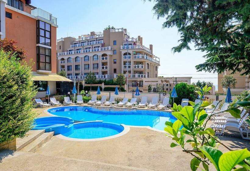 فندق Royal Beach