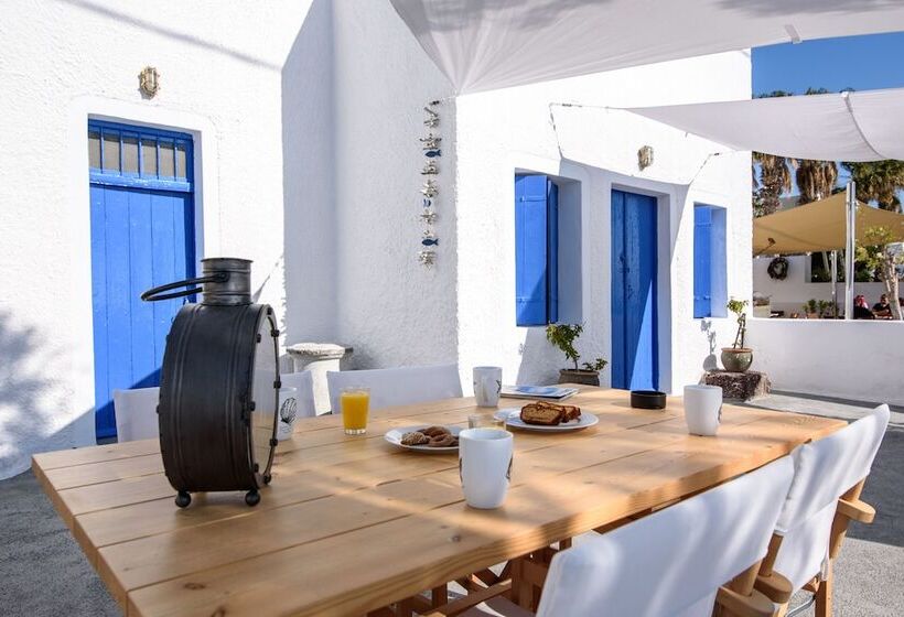 호텔 Santorini Crystal Blue Boutique