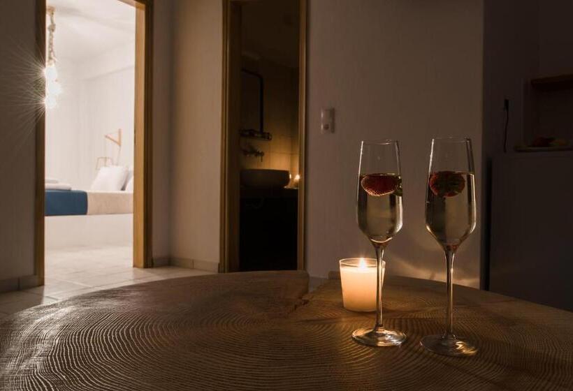 호텔 Santorini Crystal Blue Boutique