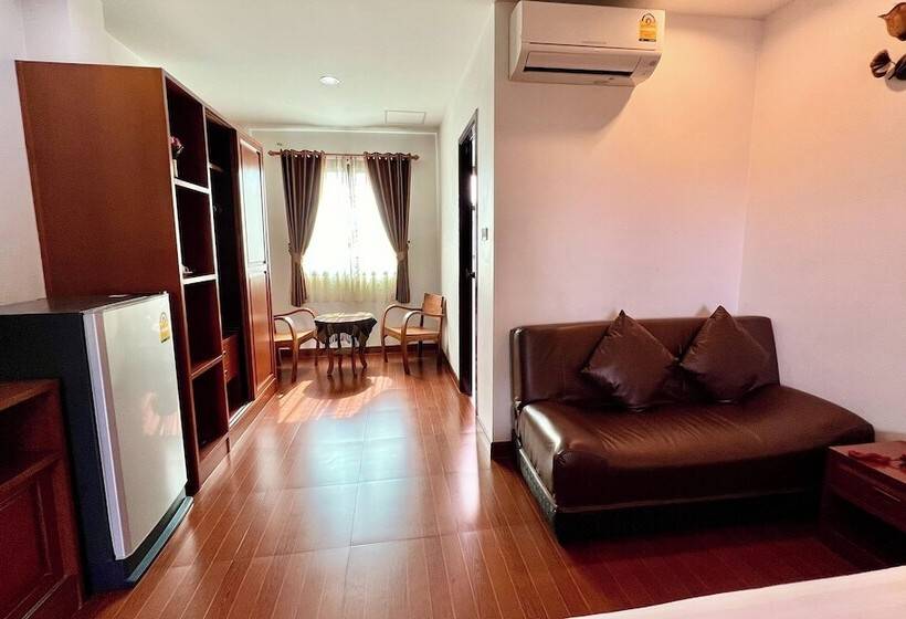 Отель Sawadeelanna