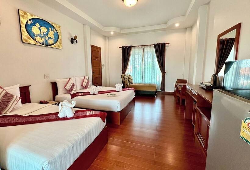 Отель Sawadeelanna