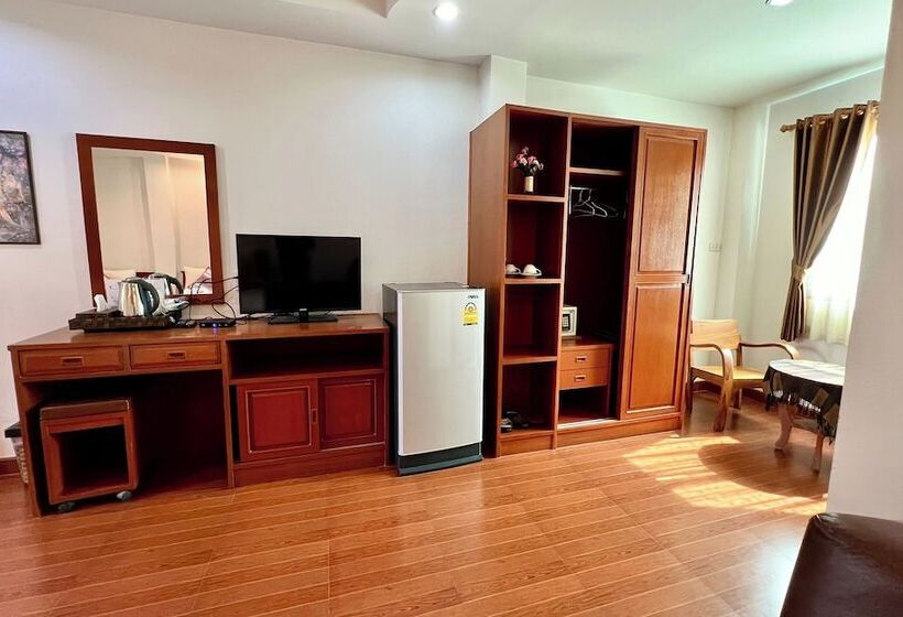 Отель Sawadeelanna