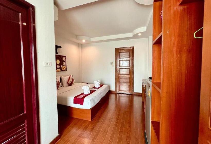 Отель Sawadeelanna