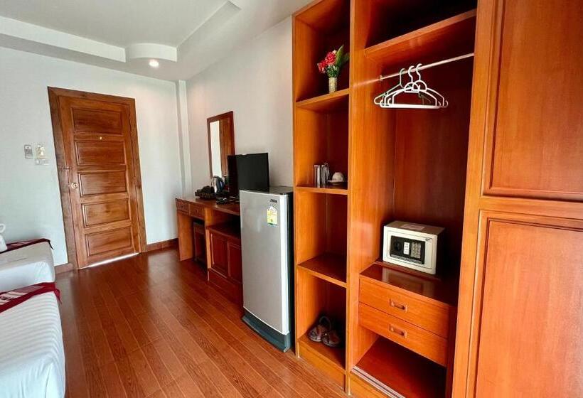 Отель Sawadeelanna