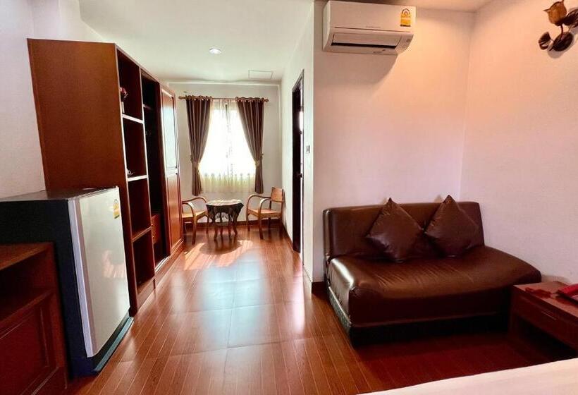 Отель Sawadeelanna