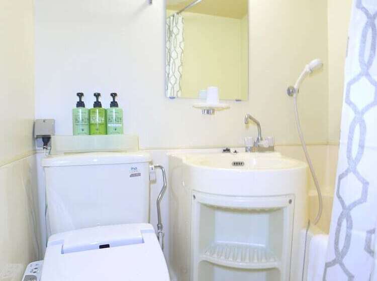 בית מלון כפרי Shin Makomo