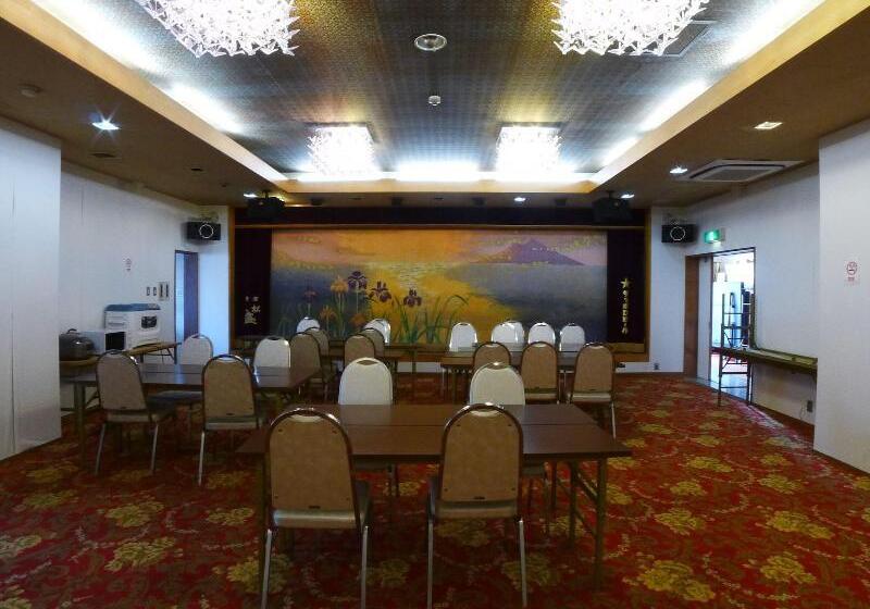 בית מלון כפרי Shin Makomo