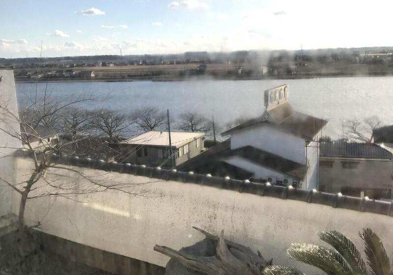 בית מלון כפרי Shin Makomo