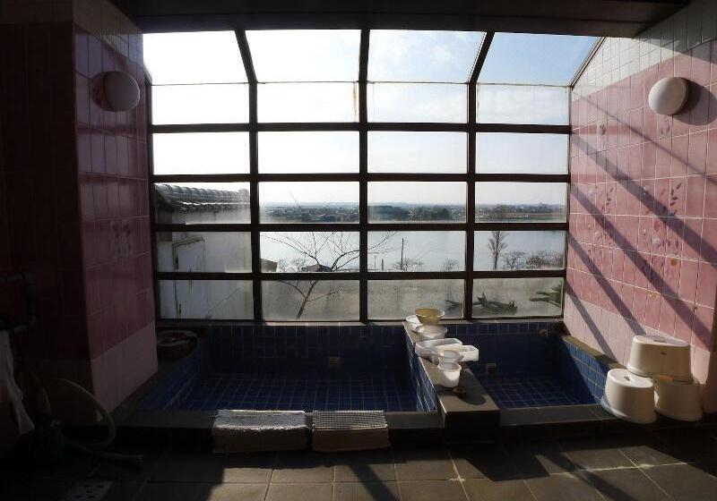 בית מלון כפרי Shin Makomo