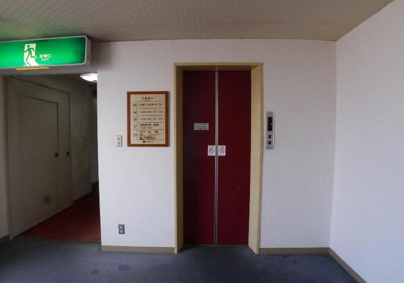 בית מלון כפרי Shin Makomo