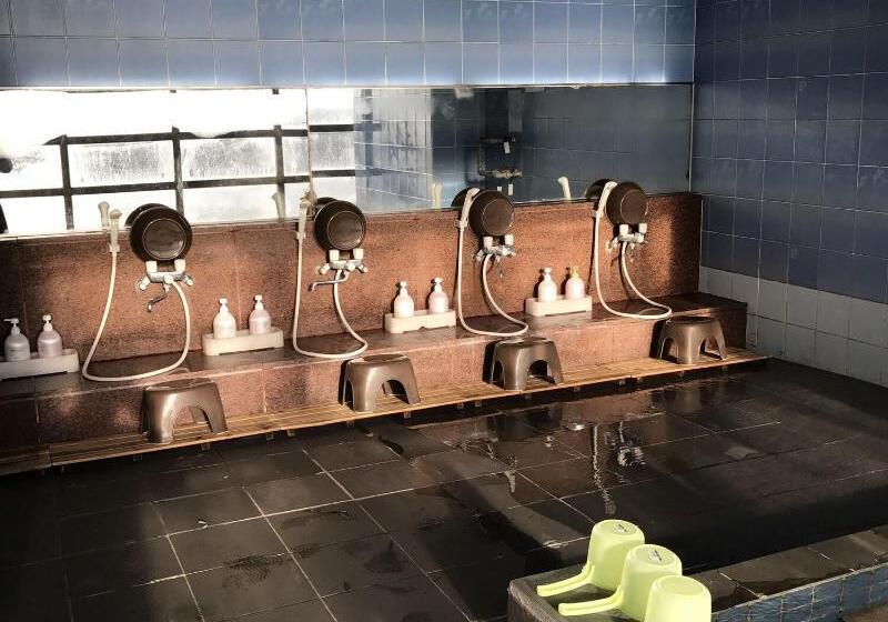 בית מלון כפרי Shin Makomo