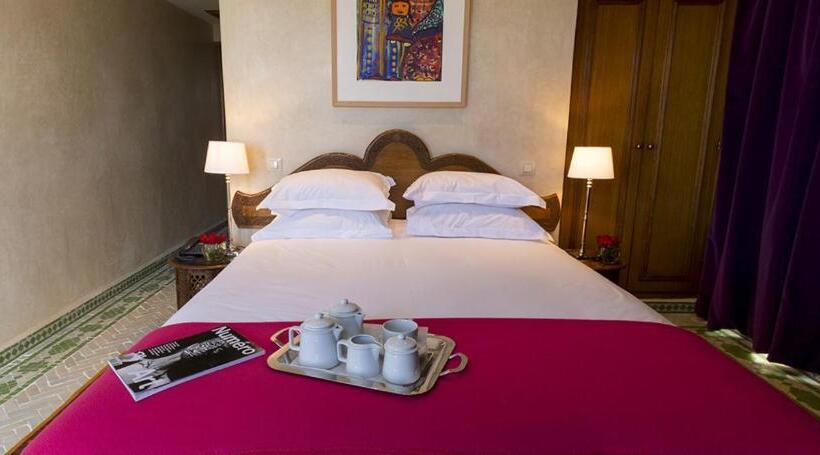 Отель Soundouss