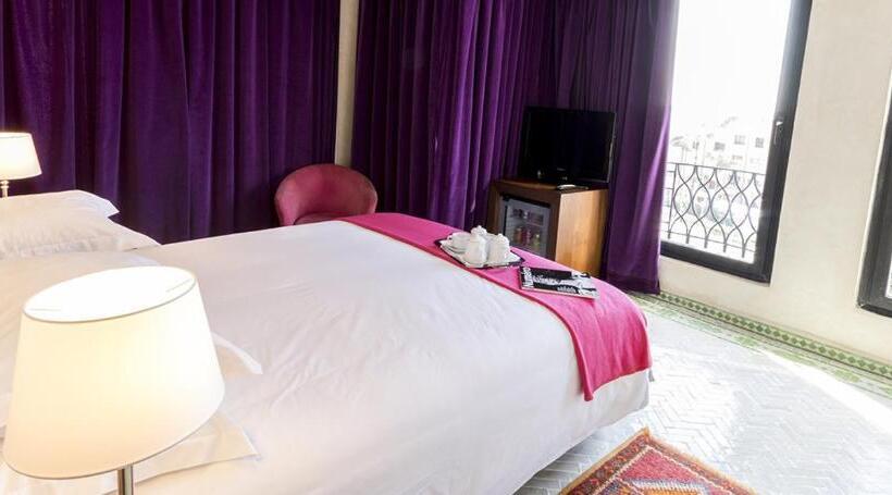 Отель Soundouss