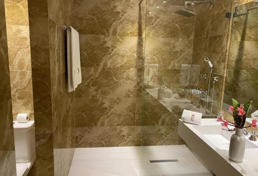 Отель Soundouss