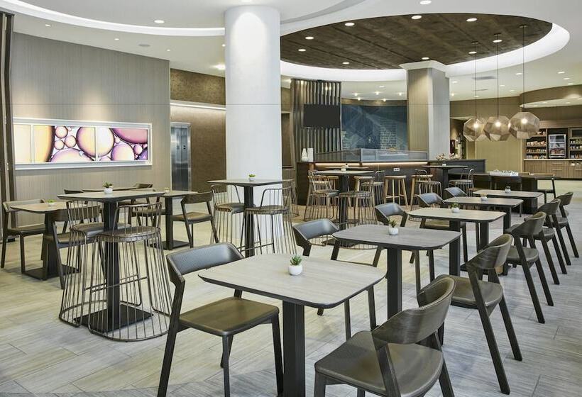 هتل Springhill Suites By Marriott Milwaukee Downtown