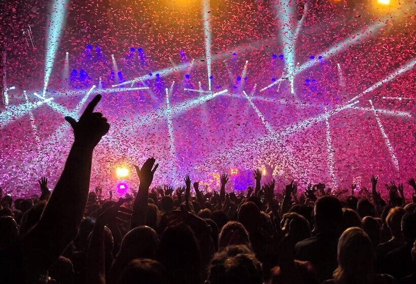 هتل Springhill Suites By Marriott Milwaukee Downtown