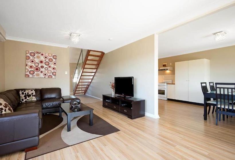 בית מלון כפרי The Beach Retreat Eden