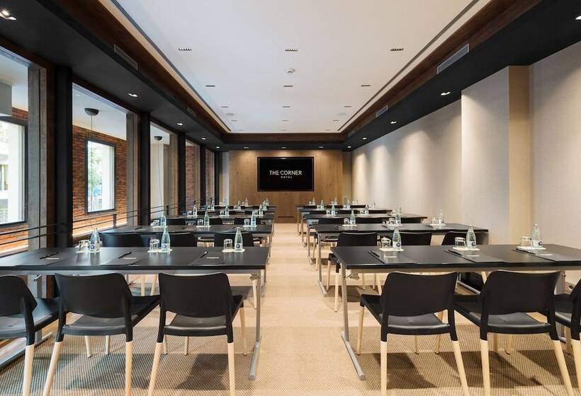 Отель The Corner