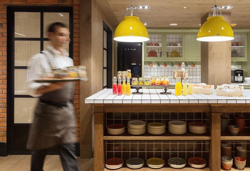 Отель The Corner