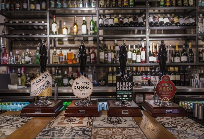 The Golden Lion Hotel, St Ives, Cambridgeshire