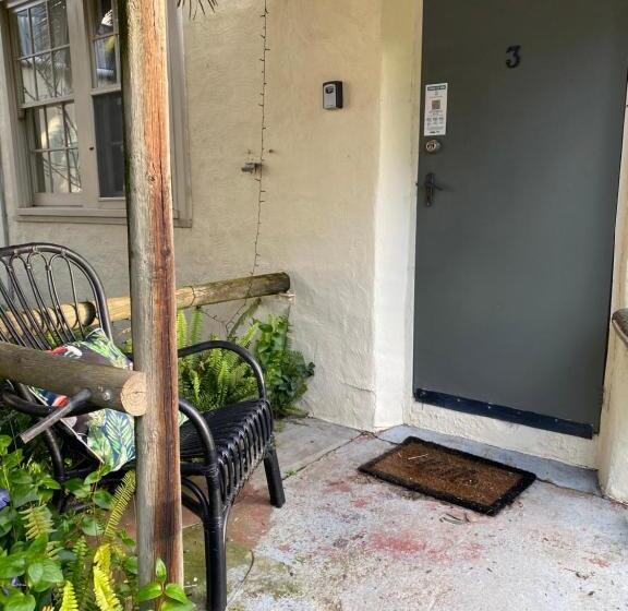 בית מלון כפרי The Old Butter Factory At Springhurst Estate