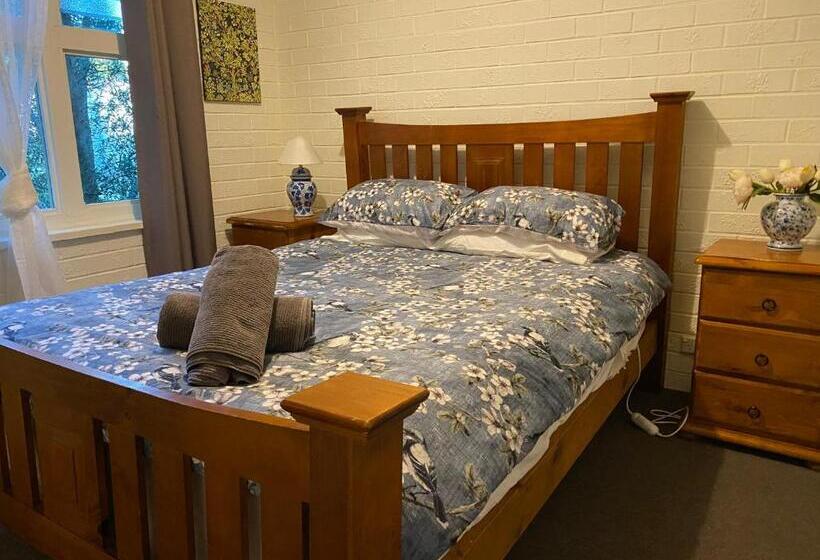 בית מלון כפרי The Old Butter Factory At Springhurst Estate