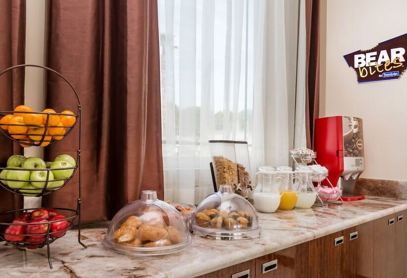 בית מלון כפרי Travelodge Inn & Suites By Wyndham Bell Los Angeles Area